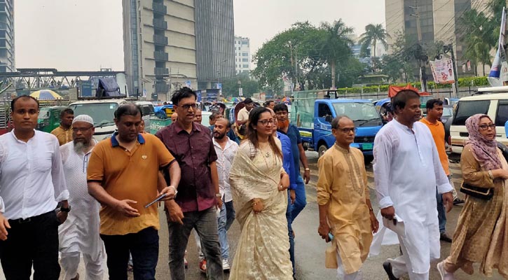 বিদ্যুৎ অফিসে ভালো চা-নাস্তা খেয়েছেন নিপুণ, স্মারকও দিয়েছেন